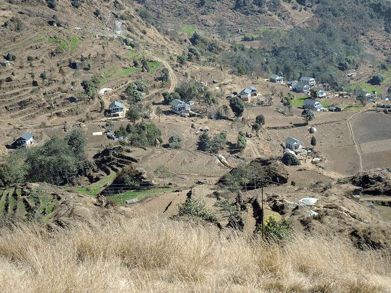 棚田連なるコータン村